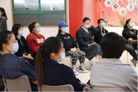 千岗“童”行，共筑美好——银河
家庭教育研究院巾帼文明岗服务行